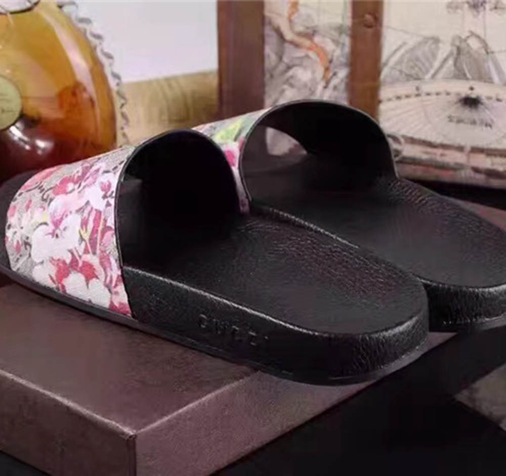 Gucci Bird And Flower Flip Flops - EUR FASHION