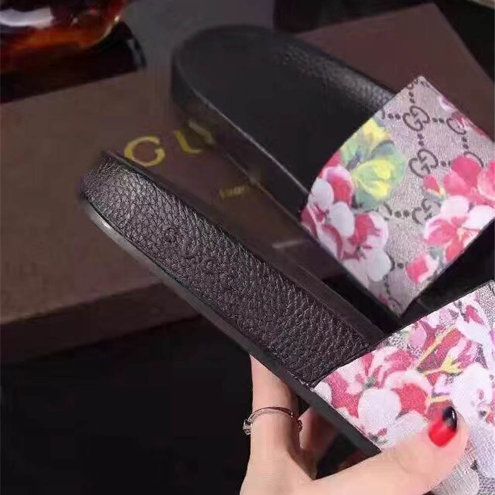 Gucci Bird And Flower Flip Flops - EUR FASHION