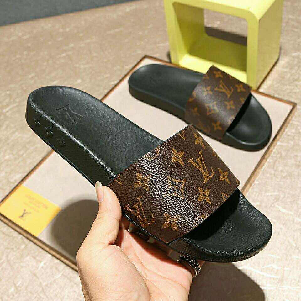 Louis Vuitton Monogram Slippers - EUR FASHION
