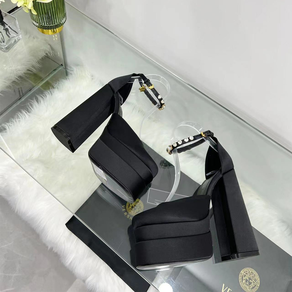 Versace Medusa Aevitas Platform Pumps - EUR FASHION