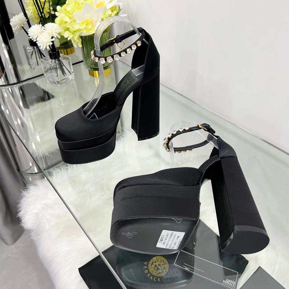 Versace Medusa Aevitas Platform Pumps - EUR FASHION