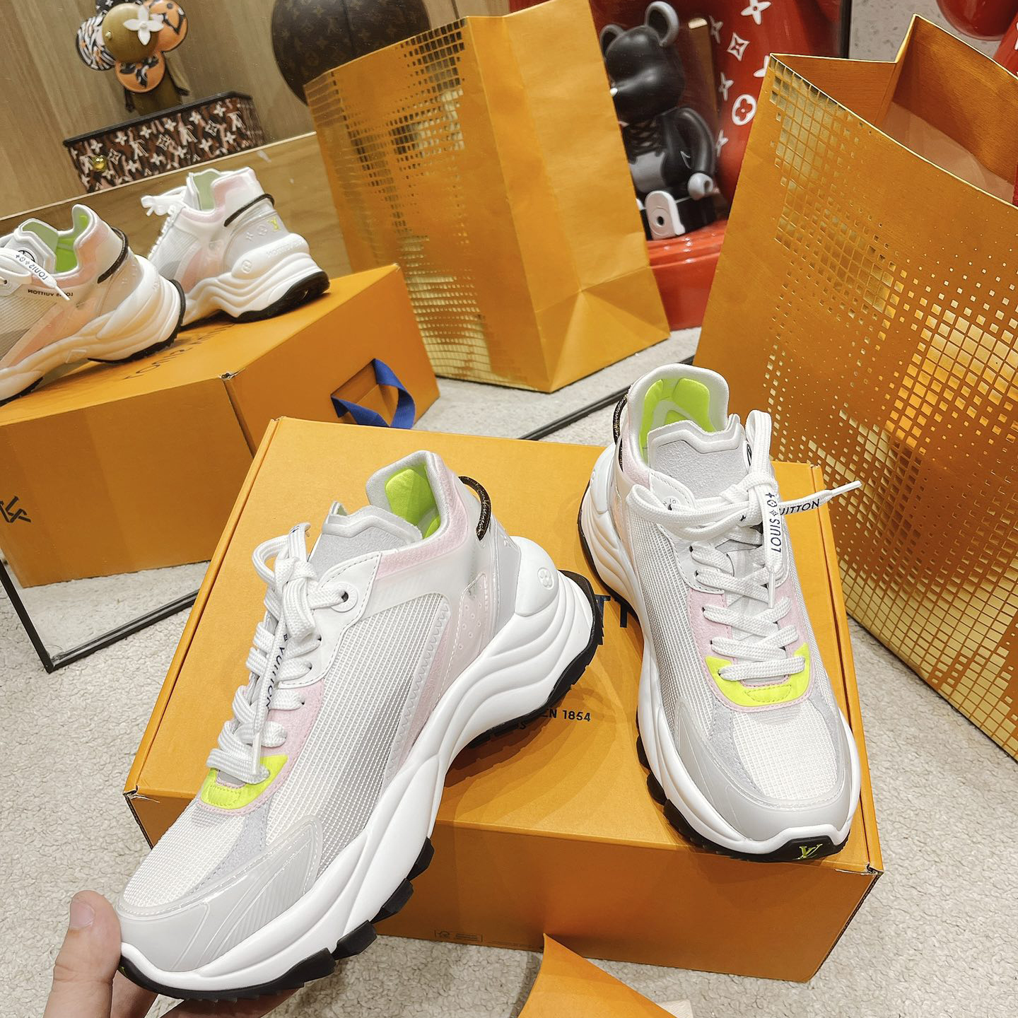 Louis Vuitton Run 55 Sneaker In Grey - EUR FASHION