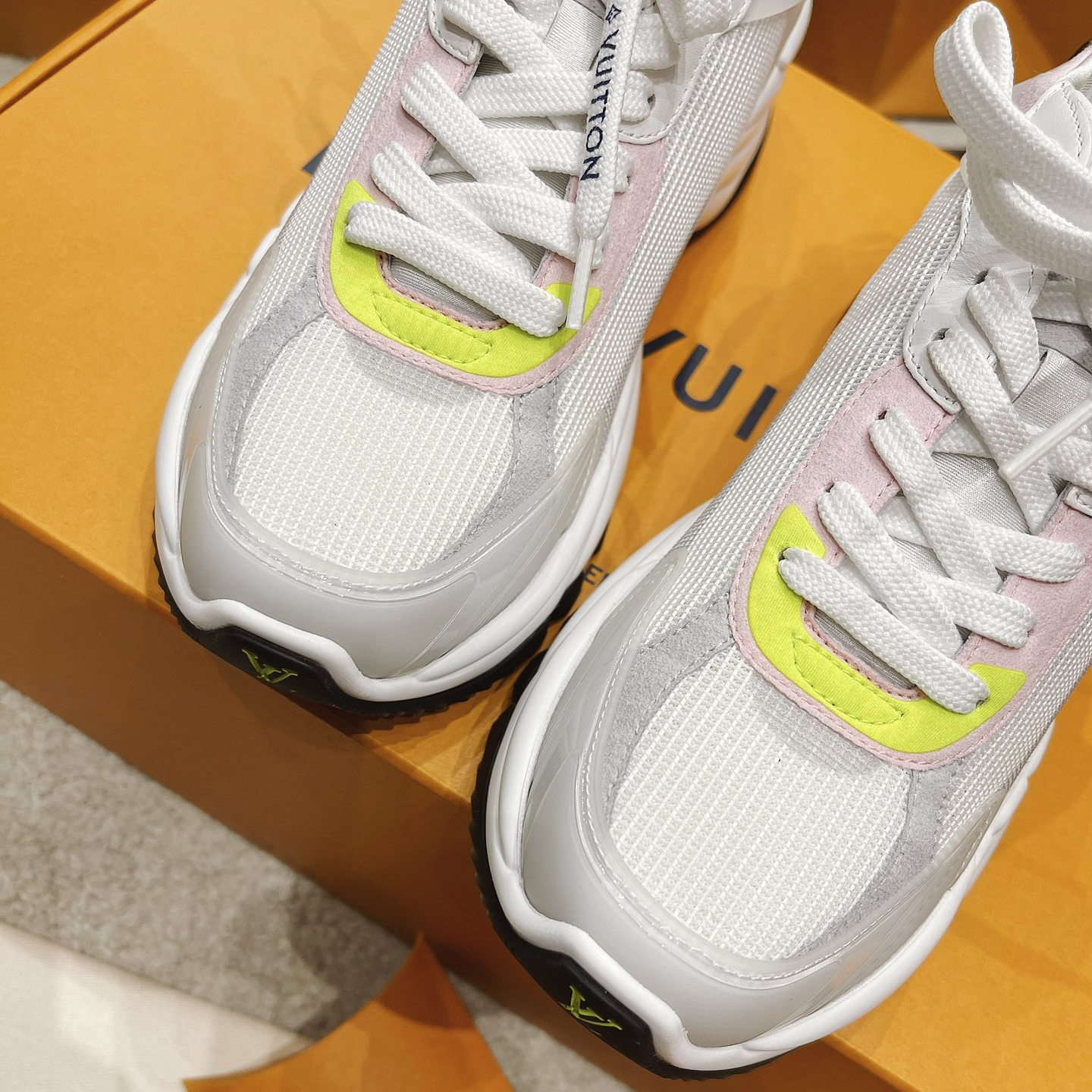 Louis Vuitton Run 55 Sneaker In Grey - EUR FASHION