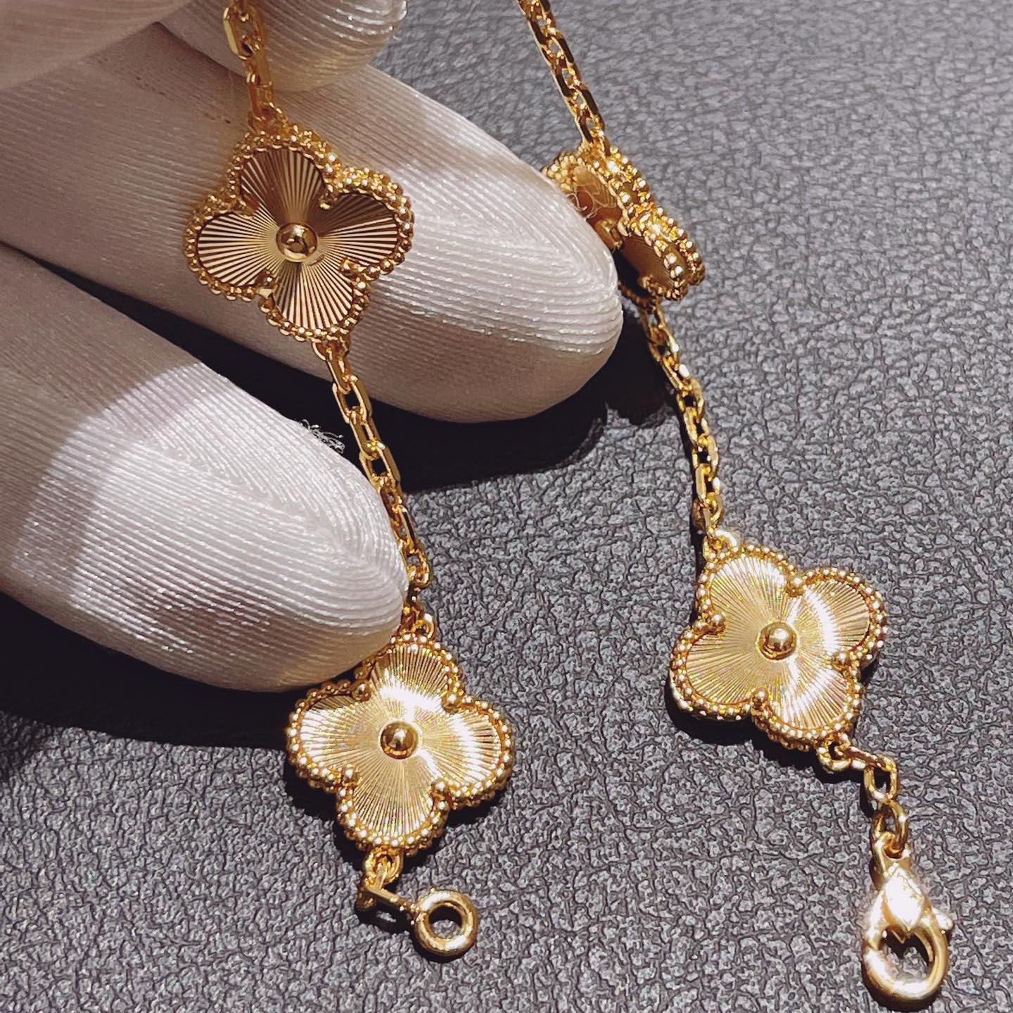 Van Cleef & Arpels Vintage Alhambra bracelet, 5 motifs - EUR FASHION