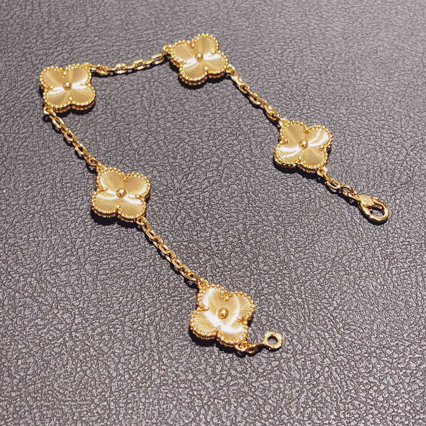 Van Cleef & Arpels Vintage Alhambra bracelet, 5 motifs - EUR FASHION