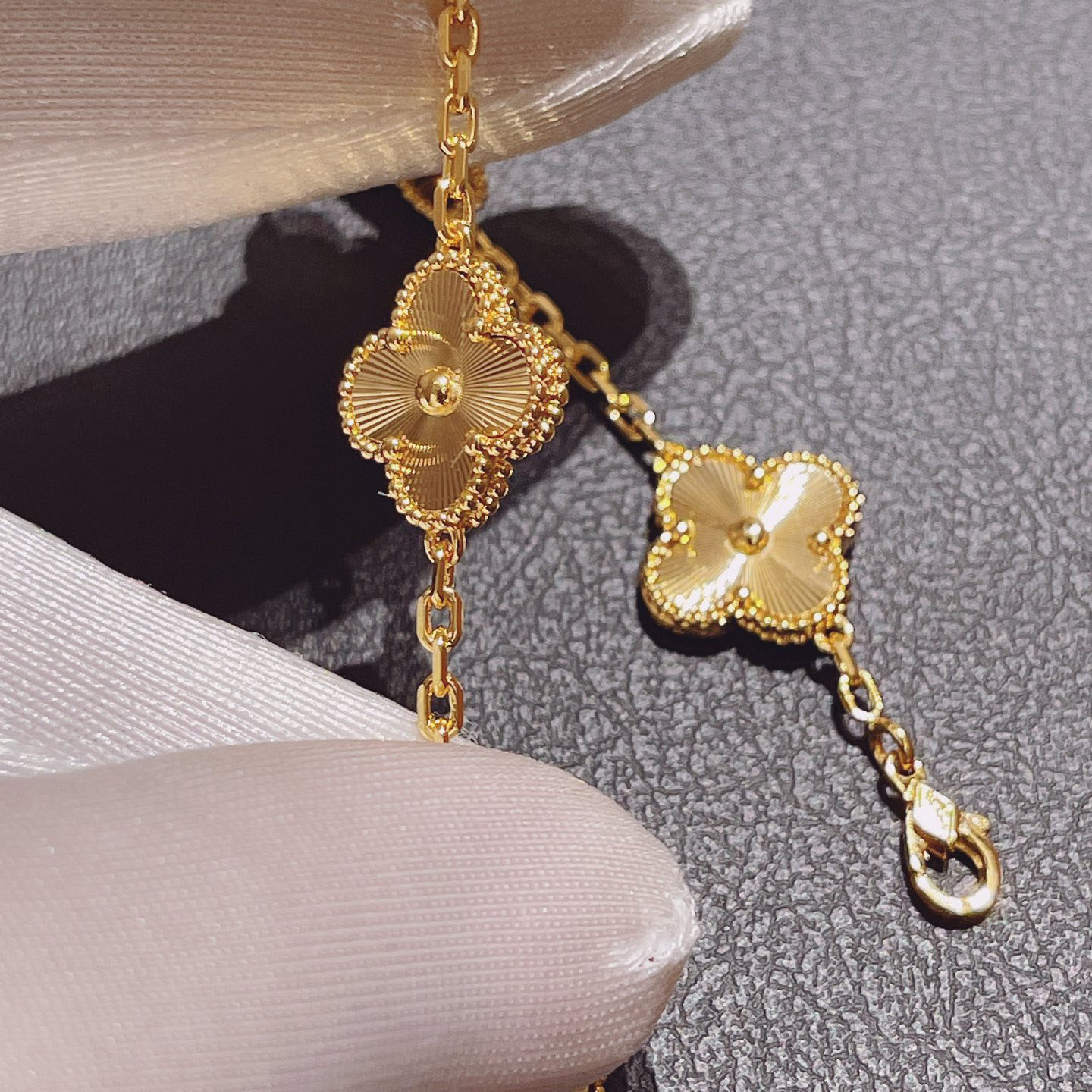Van Cleef & Arpels Vintage Alhambra bracelet, 5 motifs - EUR FASHION