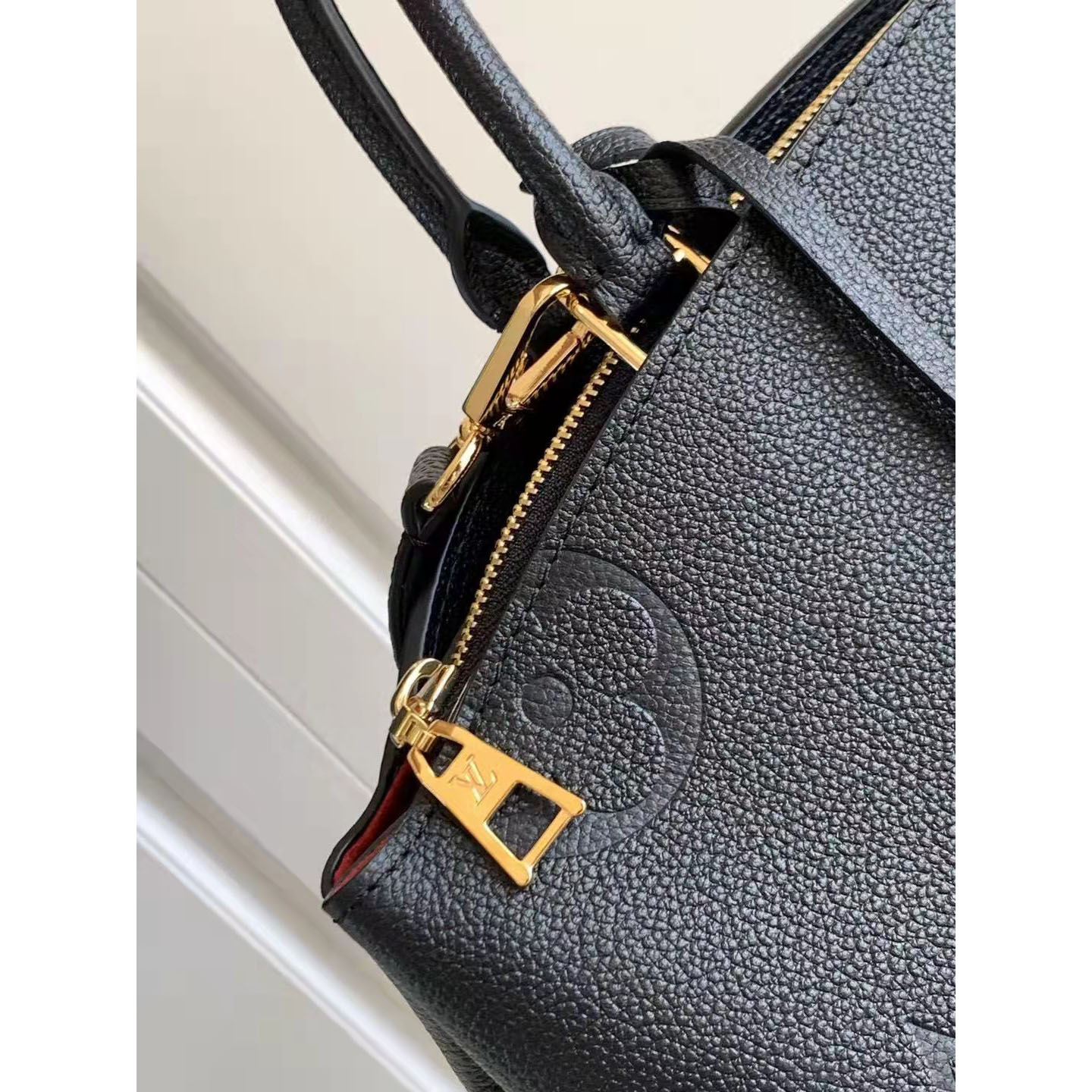 Louis Vuitton Black Monogram Leather Handbag (34-24-15CM) - EUR FASHION