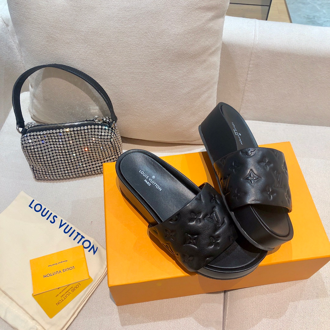 Louis Vuitton Slides - EUR FASHION