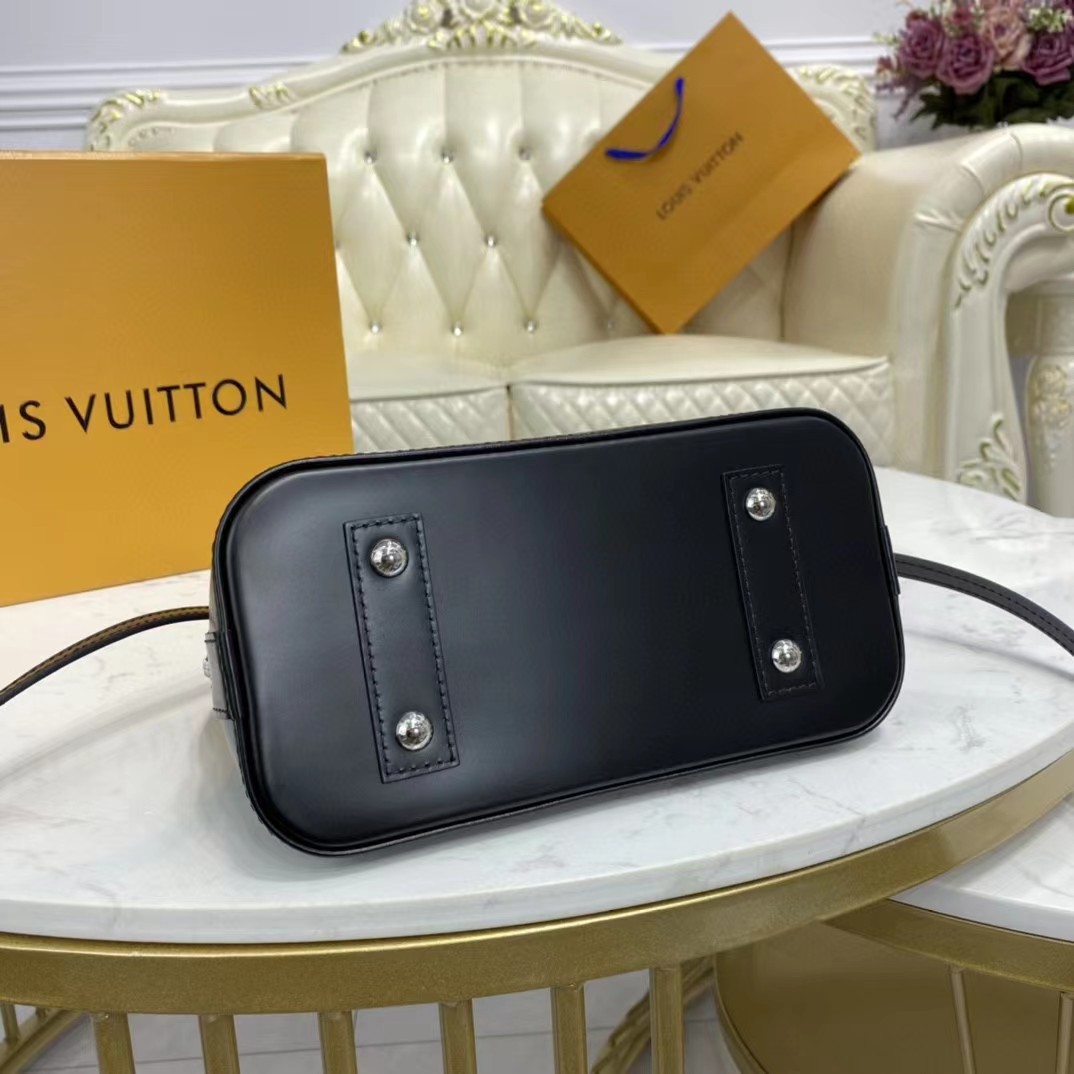 Louis Vuitton  Black Shoulder Bag （23.5-17.5-11.5CM） - EUR FASHION
