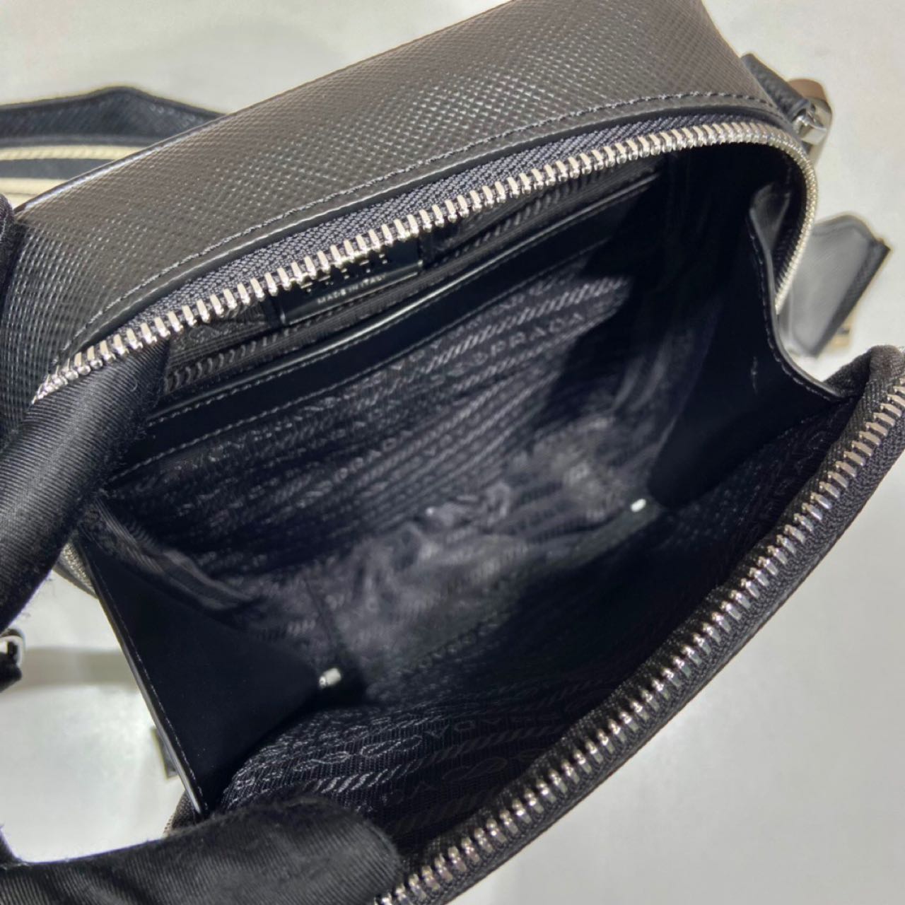 Prada Leather Shoulder Bag（19-16-5.5CM） - EUR FASHION