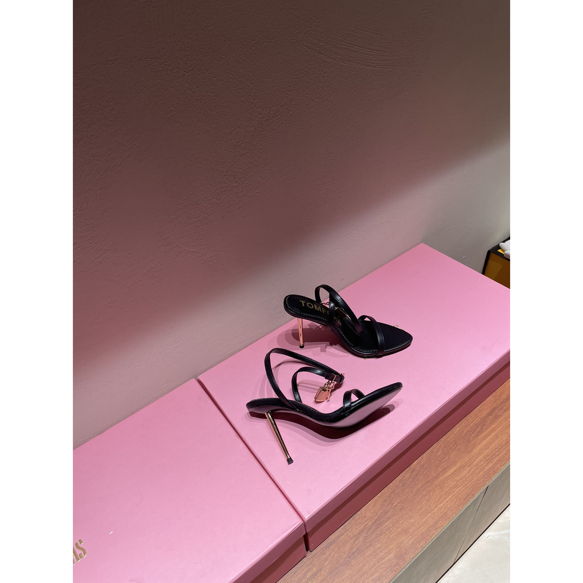 Tom Ford Black Padlock Sandals - EUR FASHION