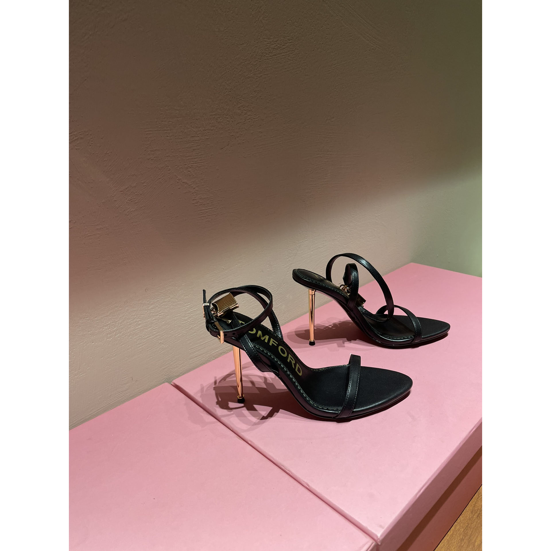 Tom Ford Black Padlock Sandals - EUR FASHION