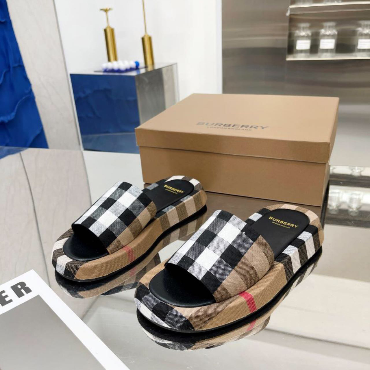 Burberry Check Print Slides - EUR FASHION