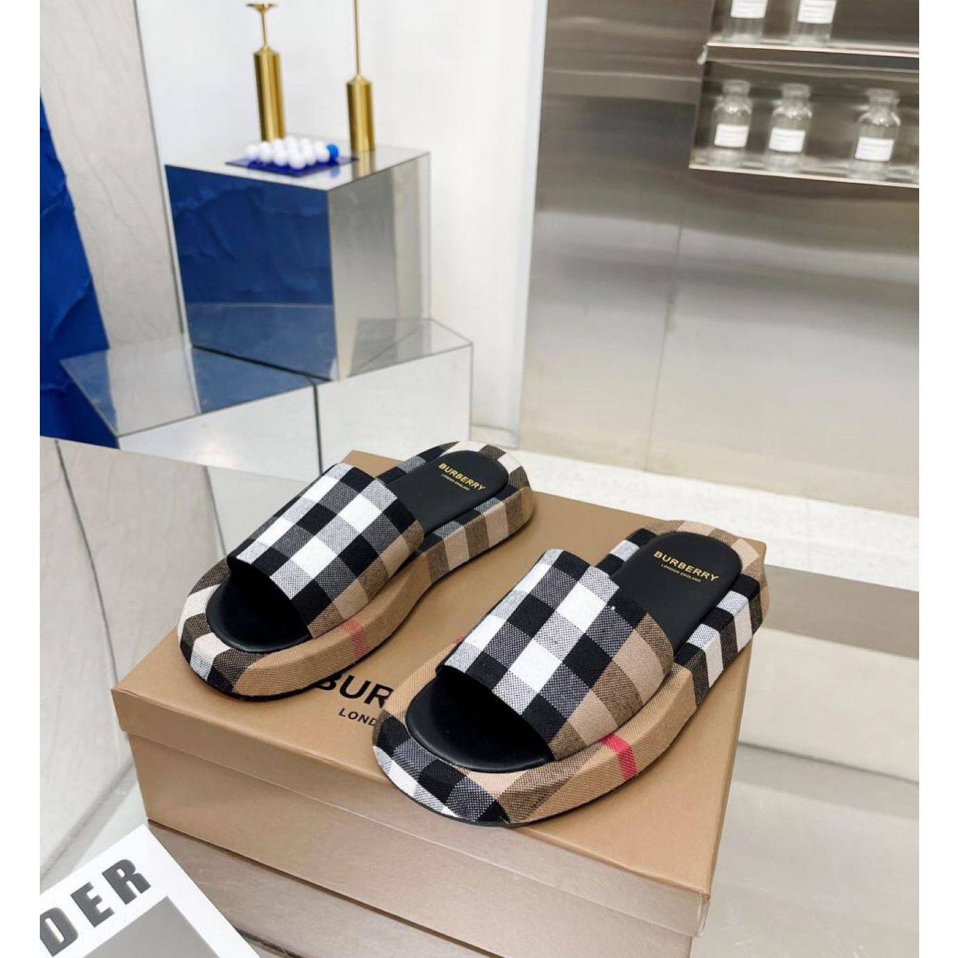 Burberry Check Print Slides - EUR FASHION