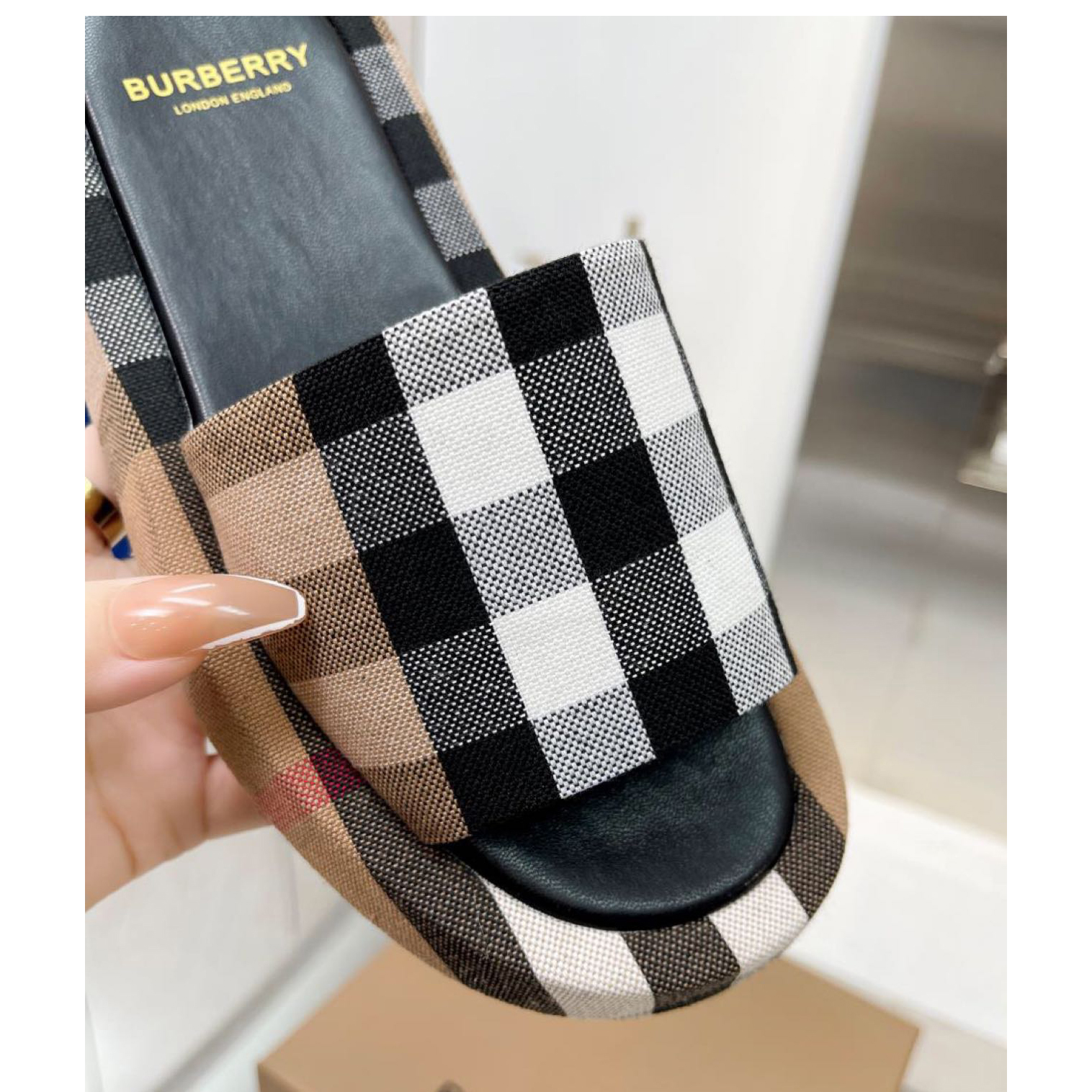 Burberry Check Print Slides - EUR FASHION