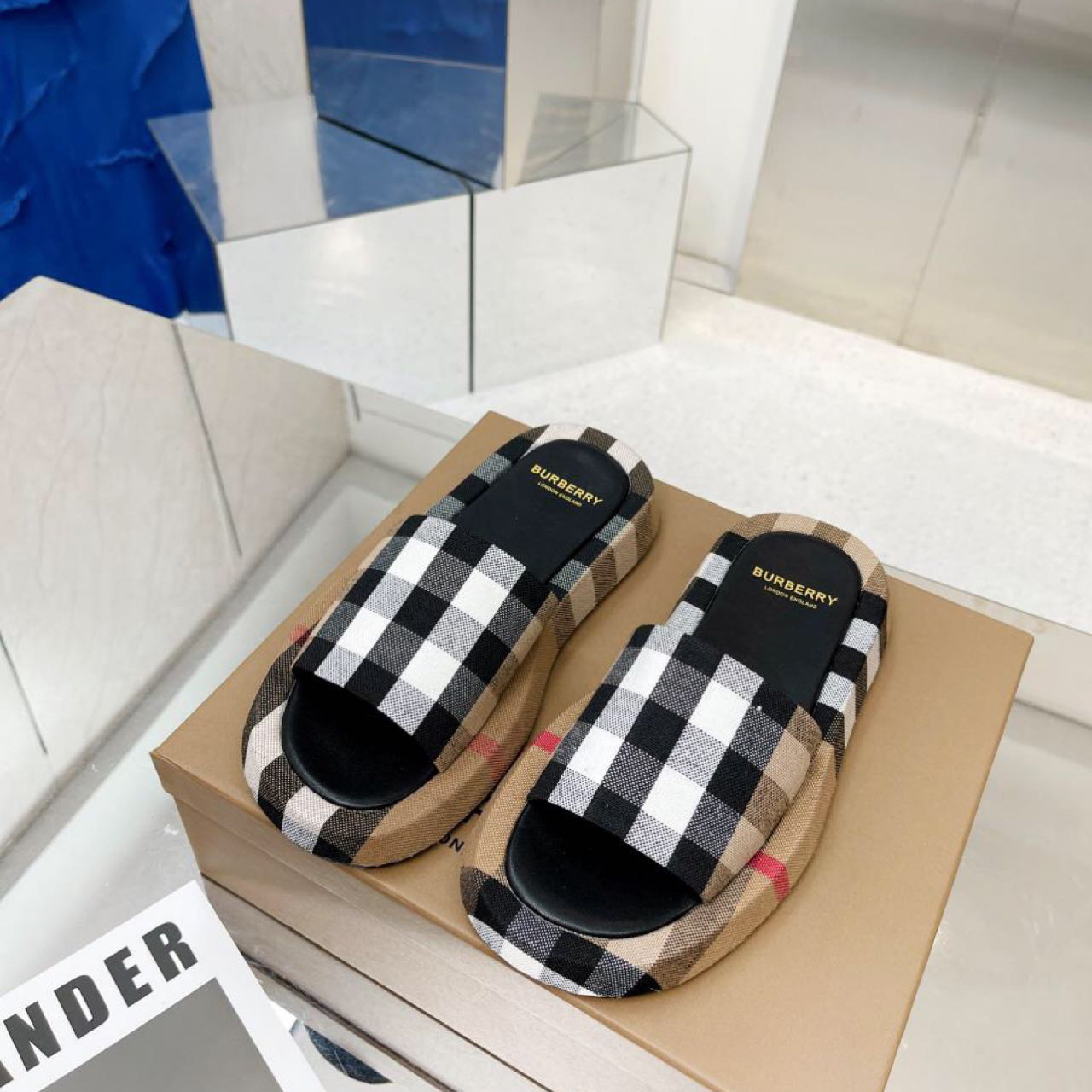 Burberry Check Print Slides - EUR FASHION