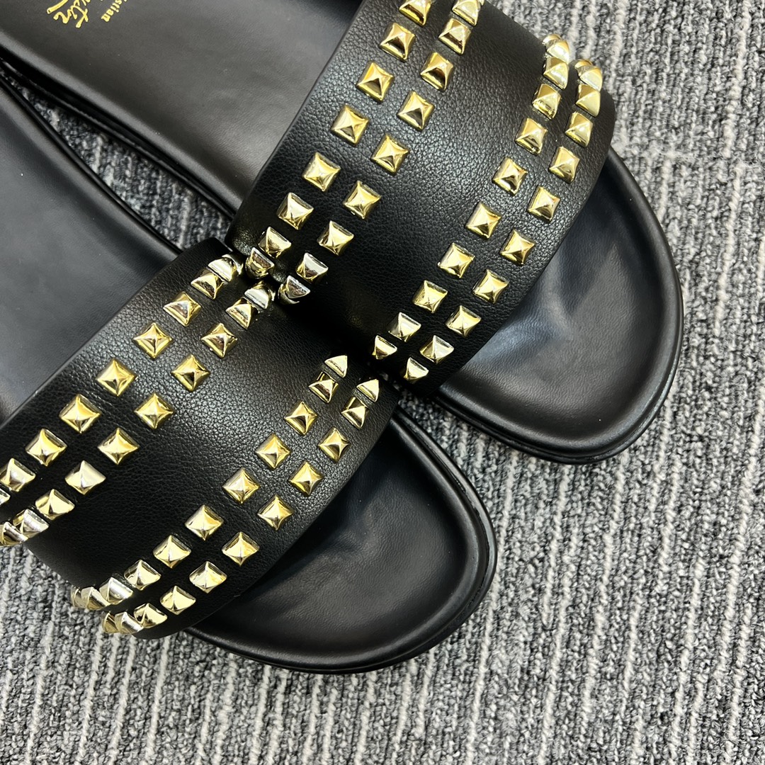 Christian Louboutin  Men Slippers Flats - EUR FASHION