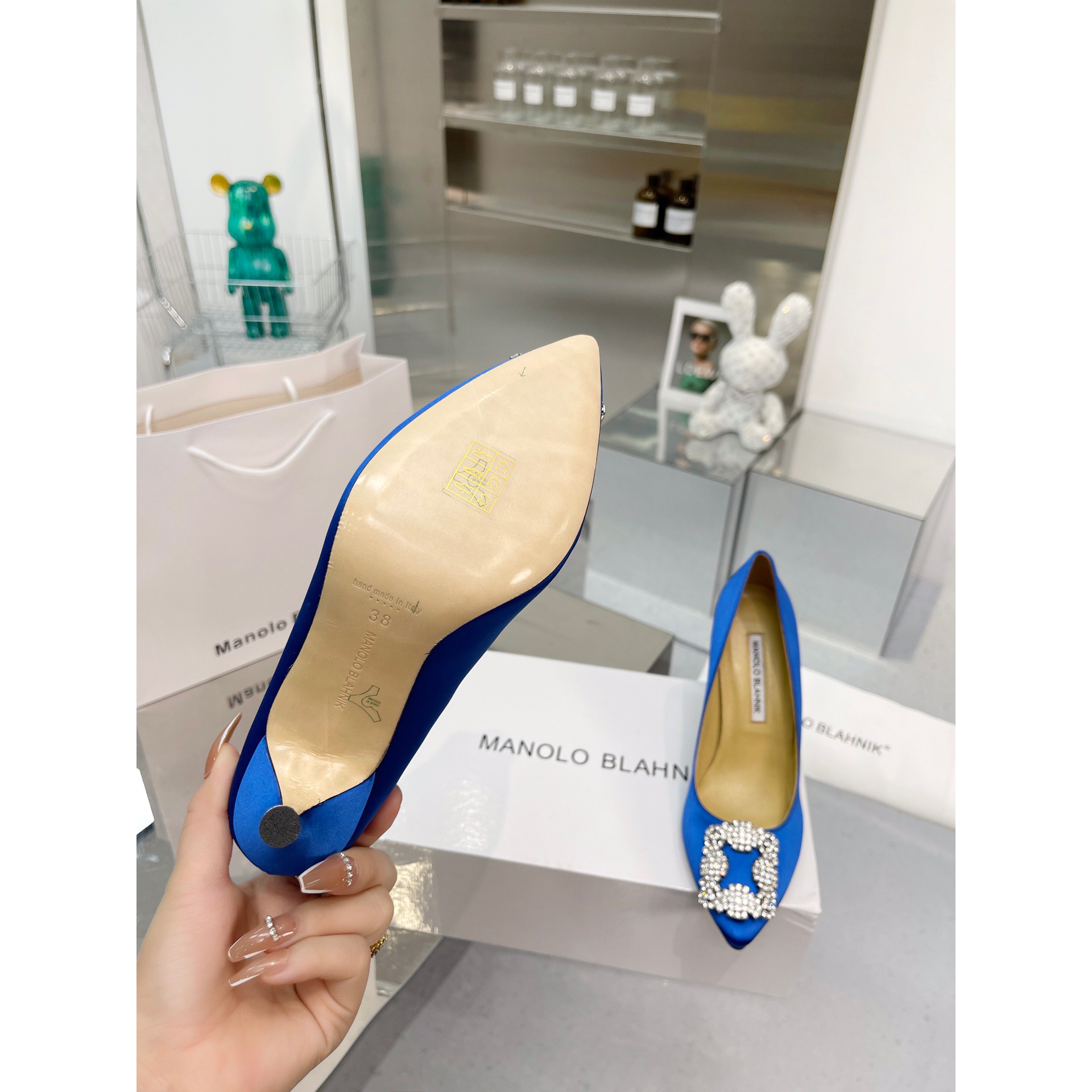 Manolo Blahnik Blue Hangisi Pumps with buckle - EUR FASHION