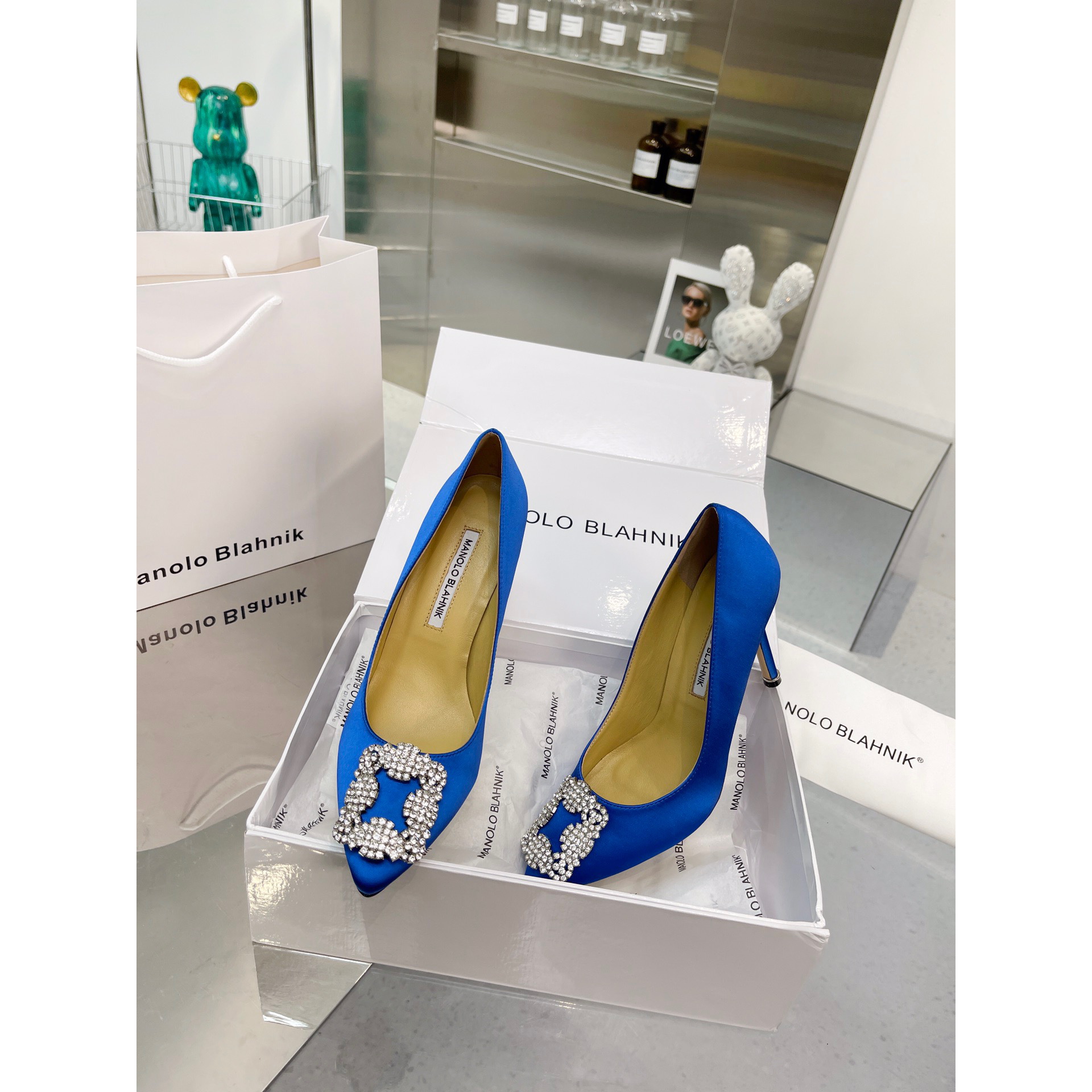 Manolo Blahnik Blue Hangisi Pumps with buckle - EUR FASHION
