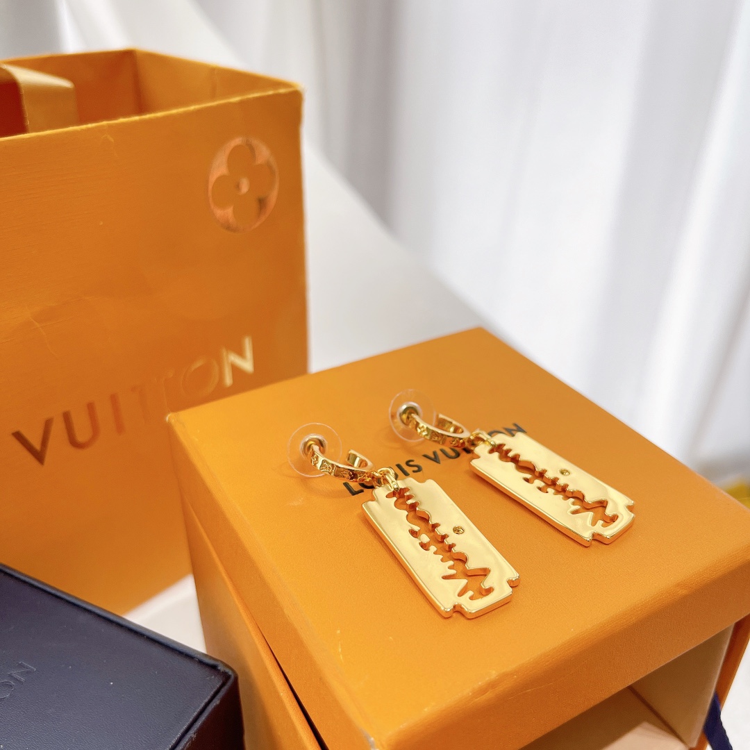 Louis Vuitton Earrings - EUR FASHION