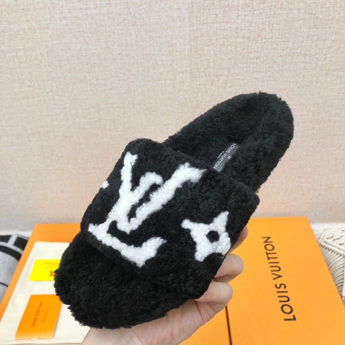 Louis Vuitton Paseo Flat Comfort Mule In Black - EUR FASHION