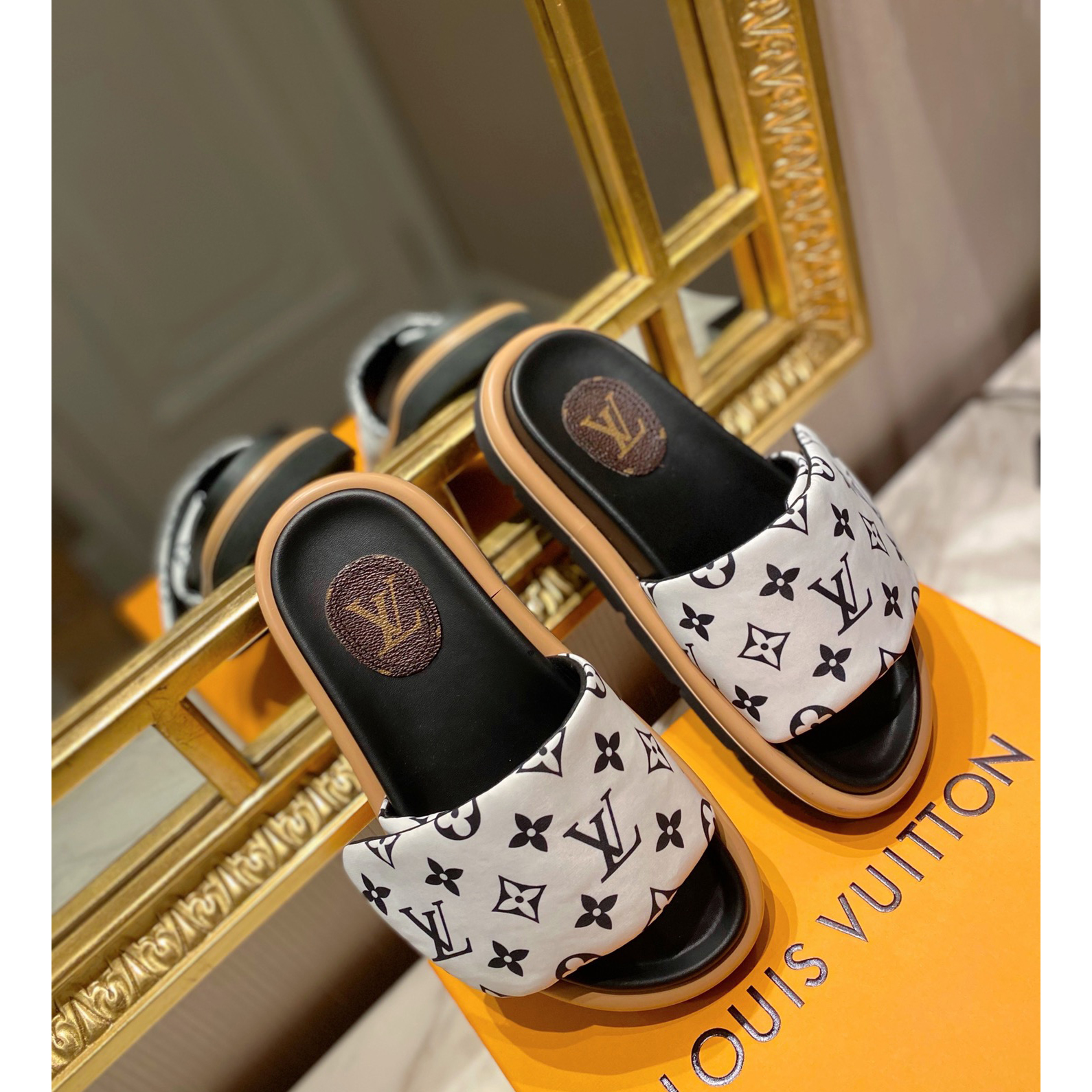 Louis Vuitton Pool Pillow Comfort Mules - EUR FASHION