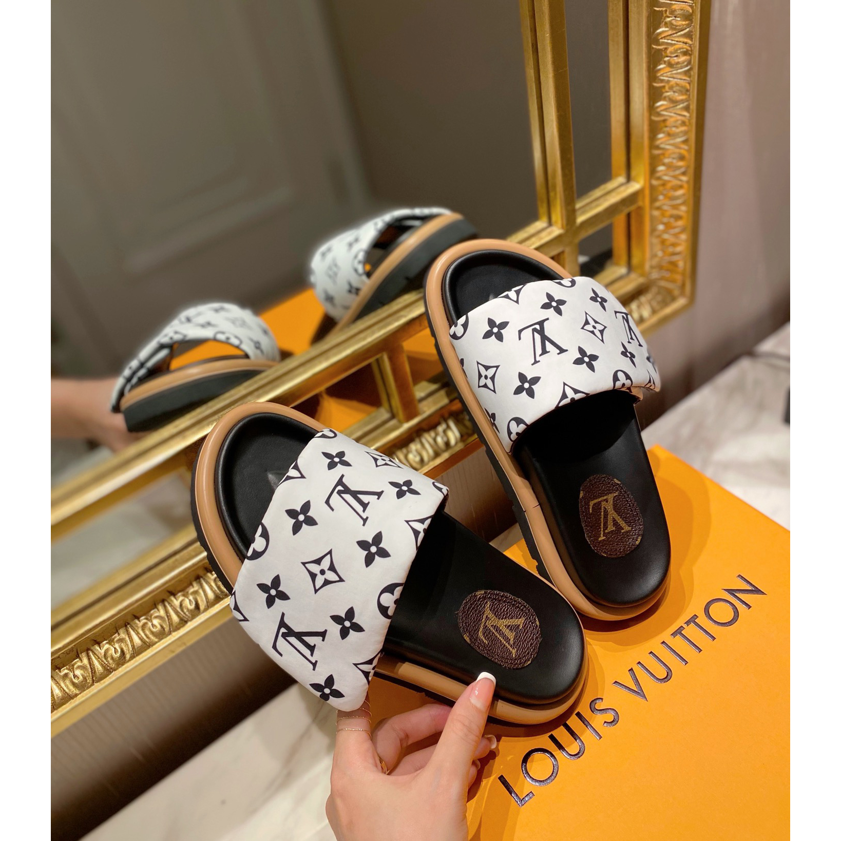 Louis Vuitton Pool Pillow Comfort Mules - EUR FASHION