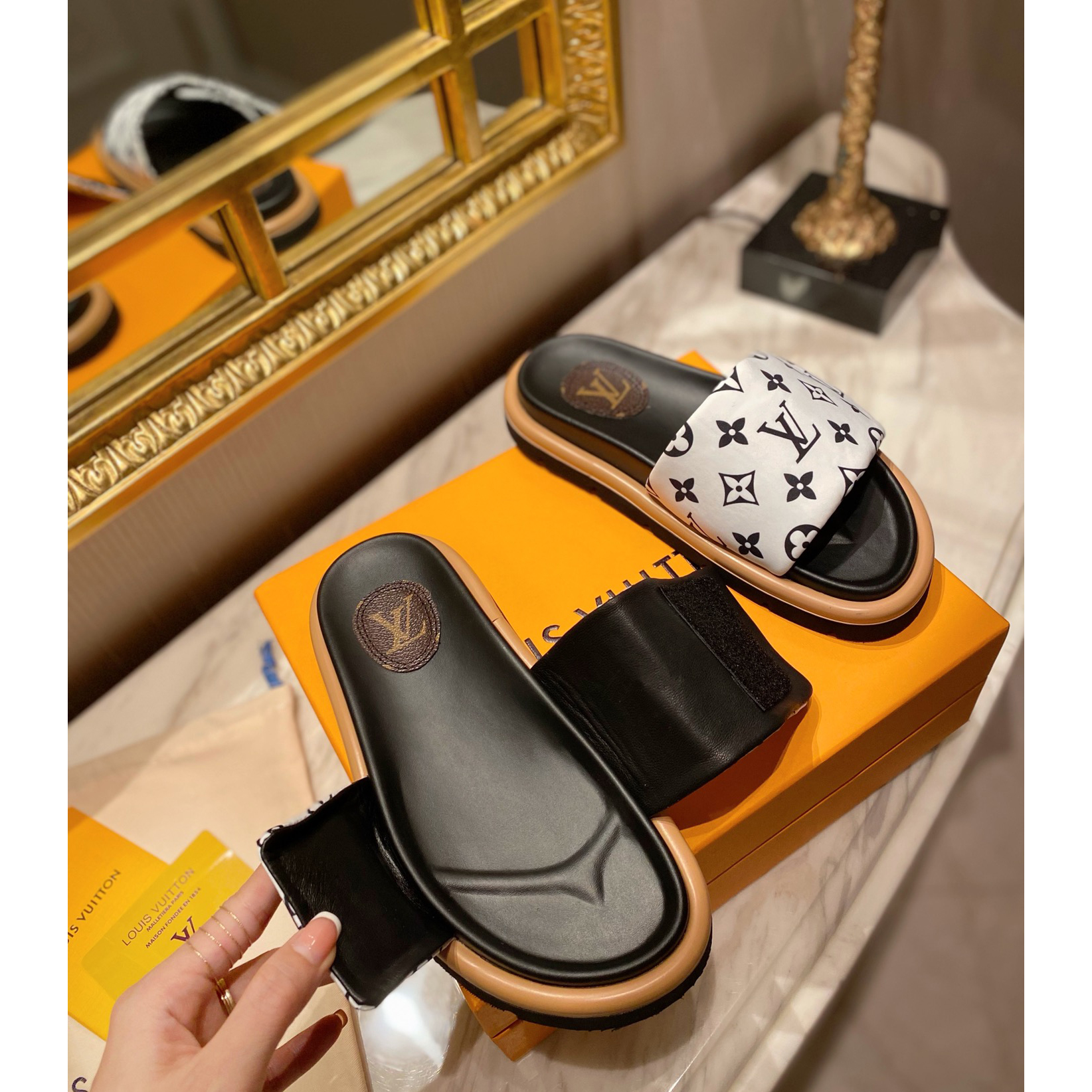 Louis Vuitton Pool Pillow Comfort Mules - EUR FASHION