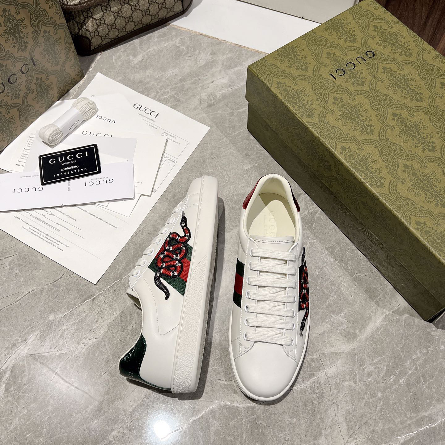 Gucci Snake Logo  Basket Sneaker - EUR FASHION