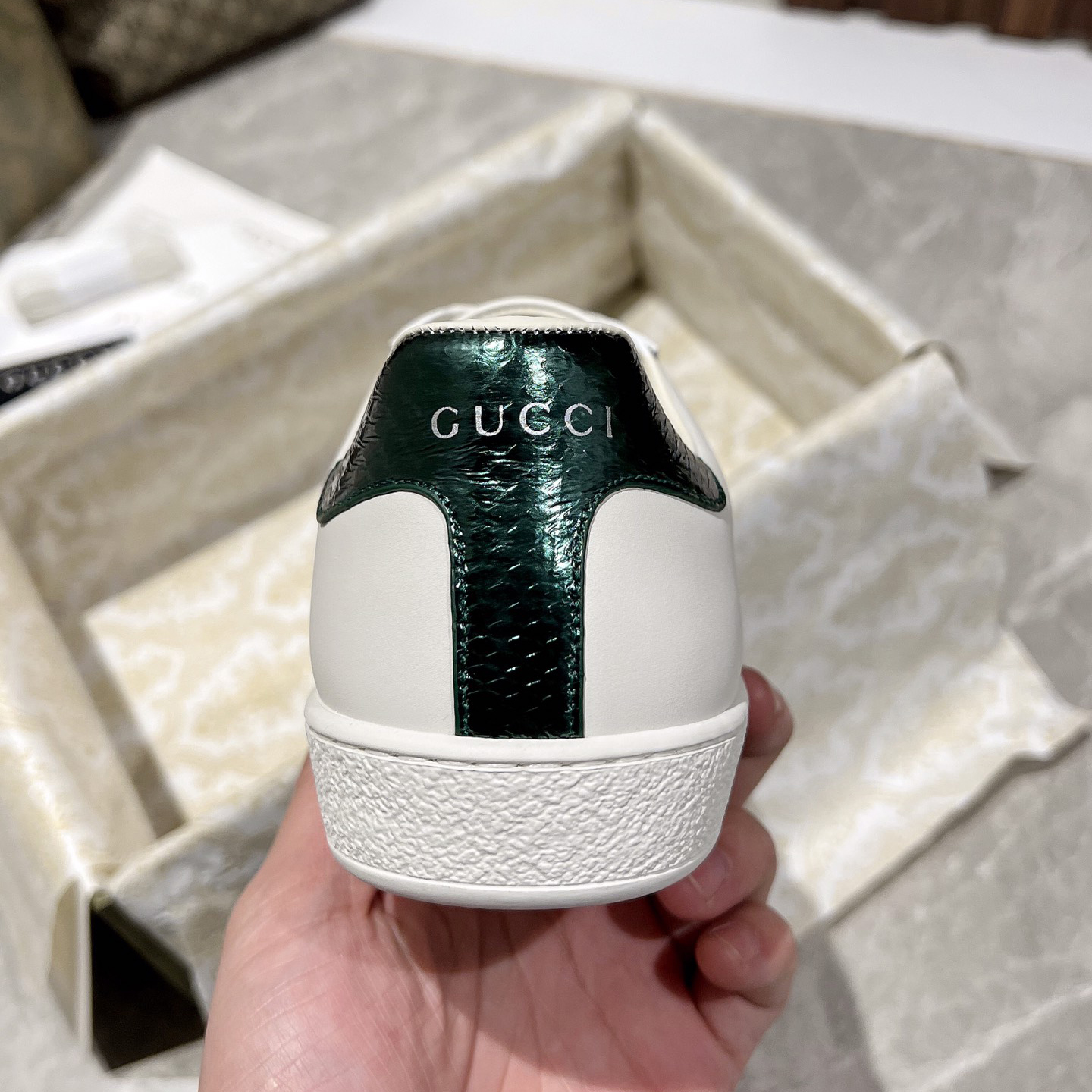 Gucci Snake Logo  Basket Sneaker - EUR FASHION