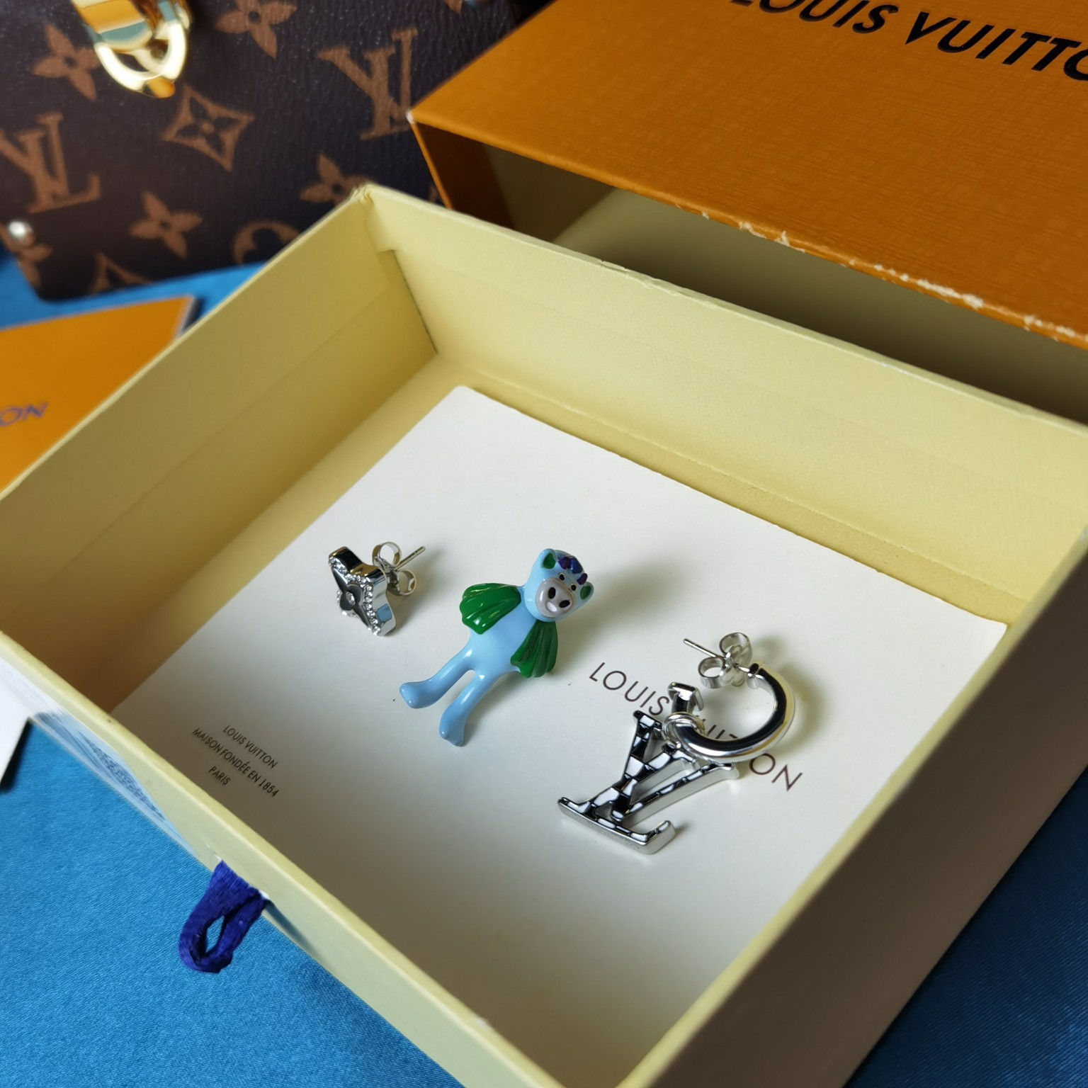 Louis Vuitton Friends Earrings - EUR FASHION