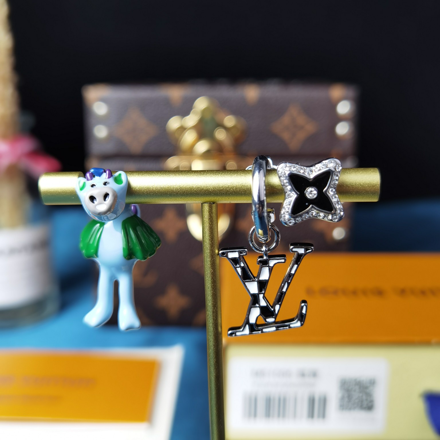 Louis Vuitton Friends Earrings - EUR FASHION