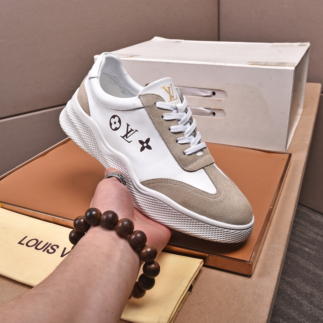 Louis Vuitton Men's Logo Sneaker - EUR FASHION