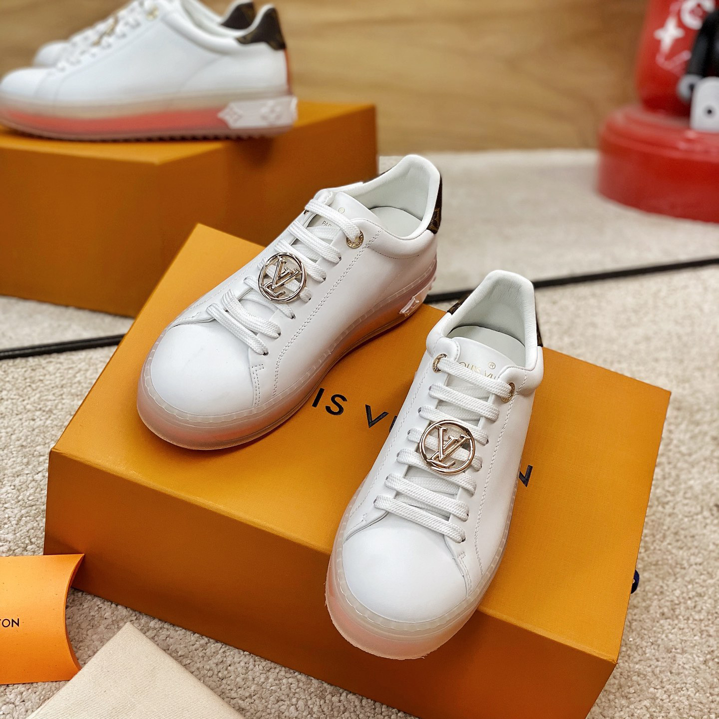 Louis Vuitton Logo Transparent Sole Sneaker  - EUR FASHION