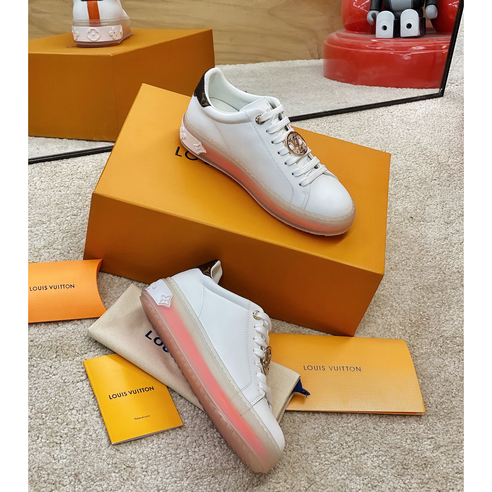 Louis Vuitton Logo Transparent Sole Sneaker  - EUR FASHION