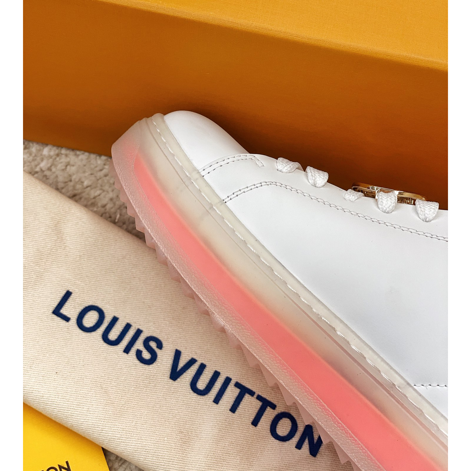Louis Vuitton Logo Transparent Sole Sneaker  - EUR FASHION