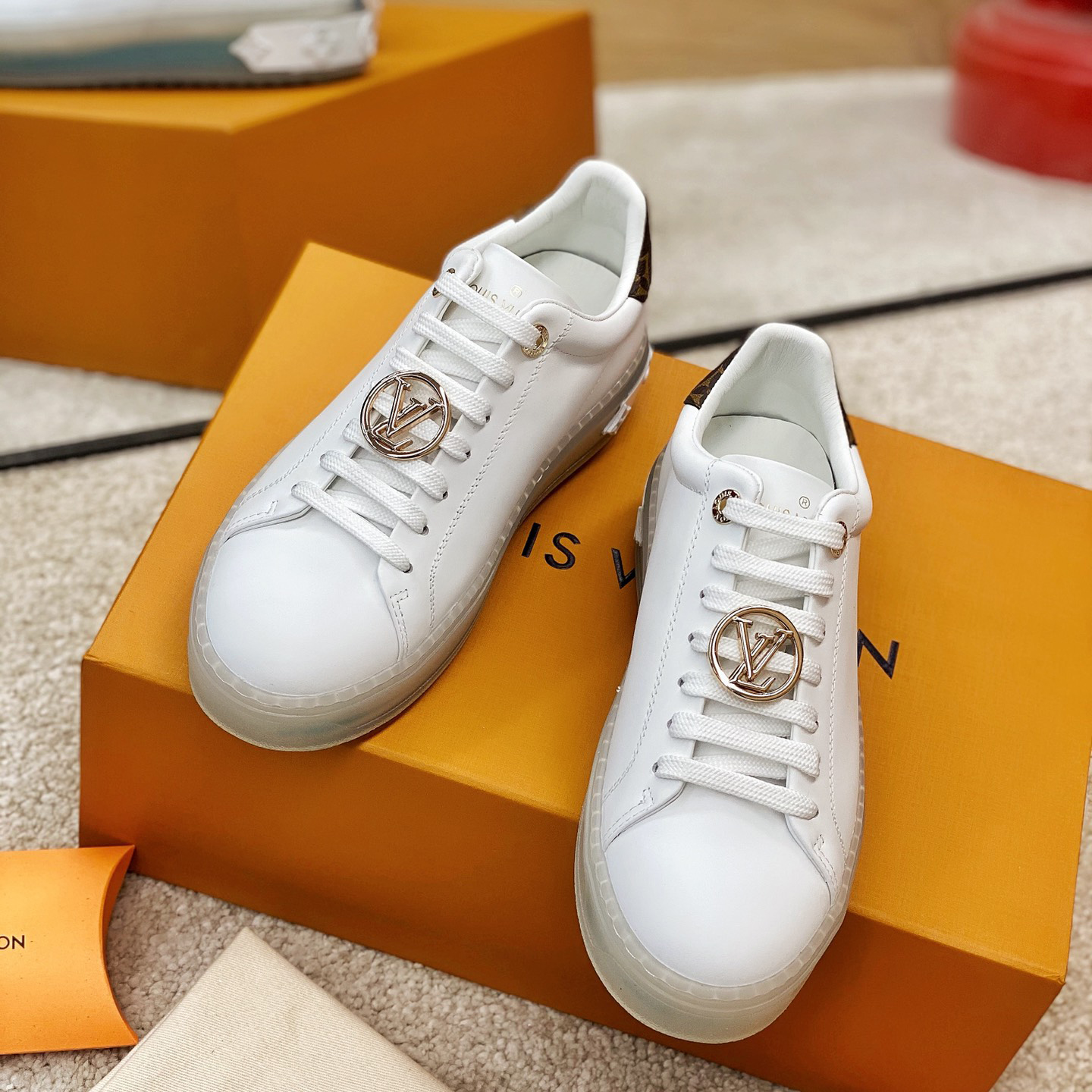 Louis Vuitton Logo Transparent Sole Sneaker  - EUR FASHION