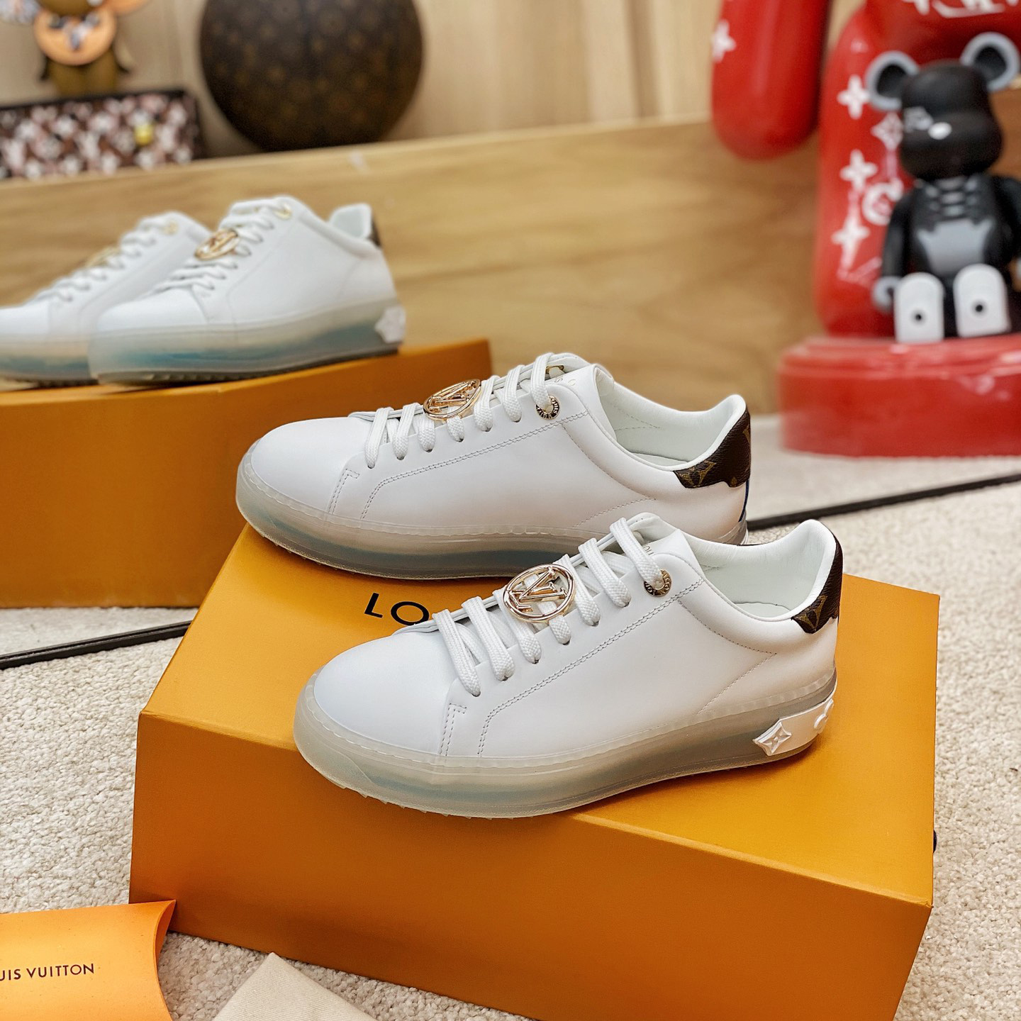 Louis Vuitton Logo Transparent Sole Sneaker  - EUR FASHION