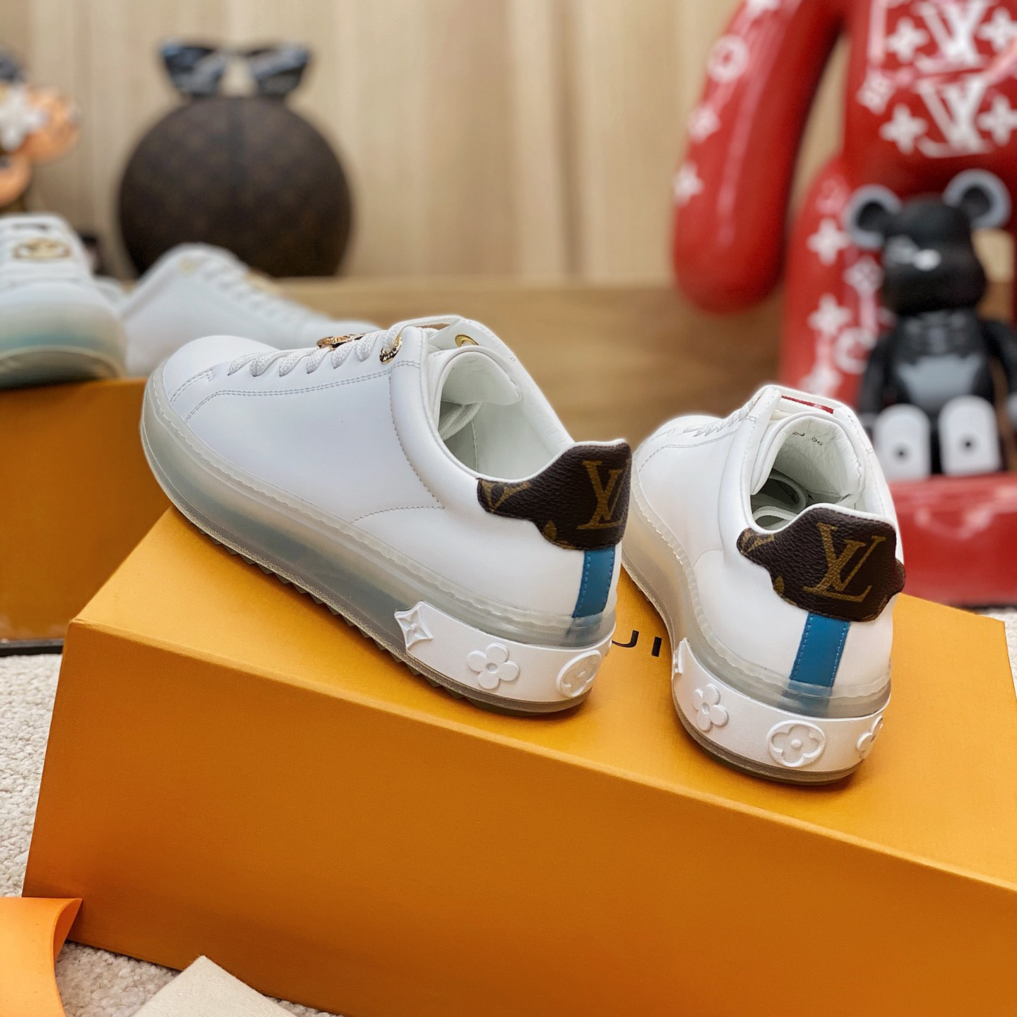 Louis Vuitton Logo Transparent Sole Sneaker  - EUR FASHION