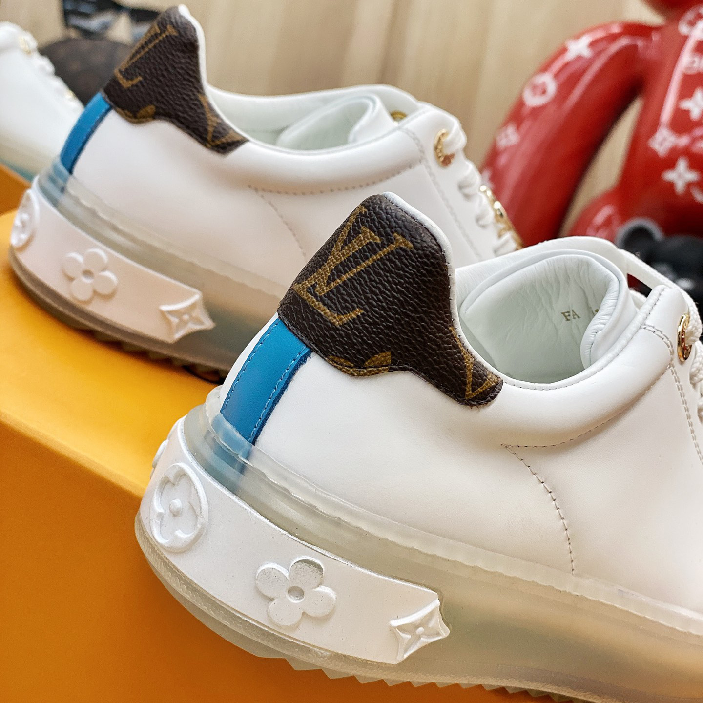 Louis Vuitton Logo Transparent Sole Sneaker  - EUR FASHION