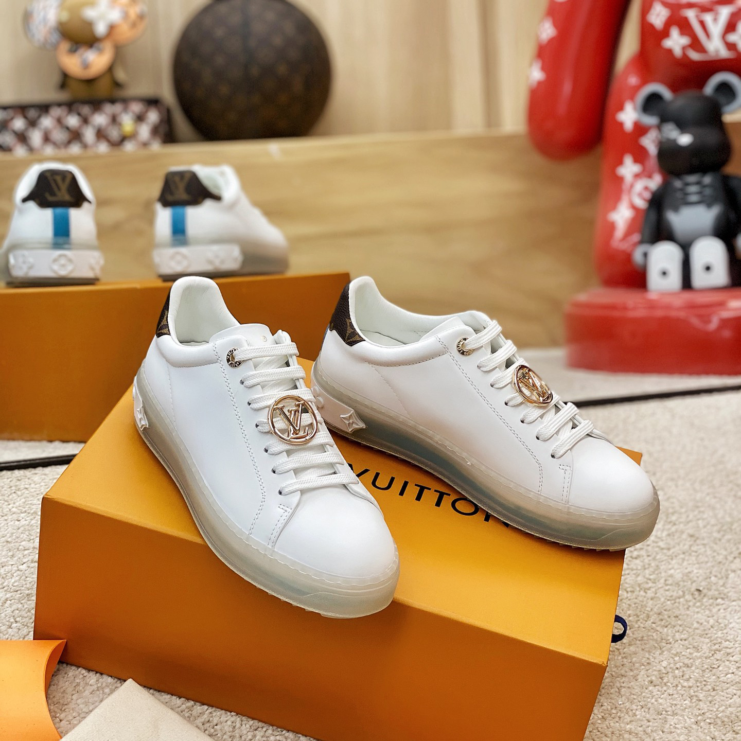 Louis Vuitton Logo Transparent Sole Sneaker  - EUR FASHION