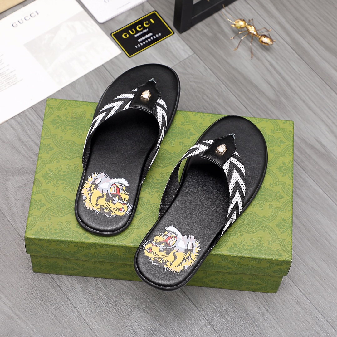 Gucci Rubber GG Men's Flip Flops - EUR FASHION