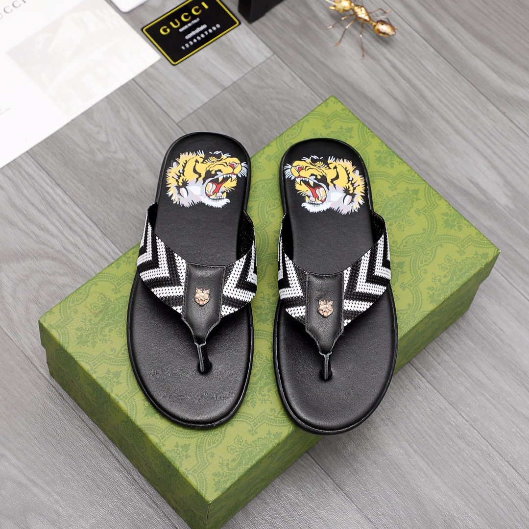 Gucci Rubber GG Men's Flip Flops - EUR FASHION