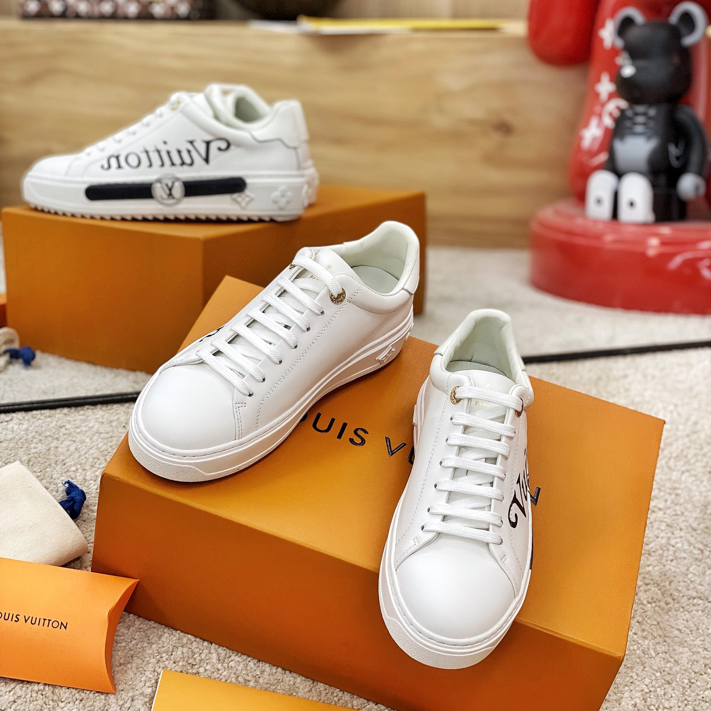 Louis Vuitton Logo Sneaker - EUR FASHION