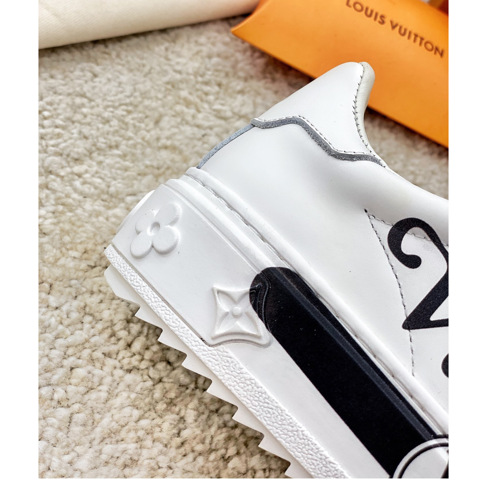 Louis Vuitton Logo Sneaker - EUR FASHION