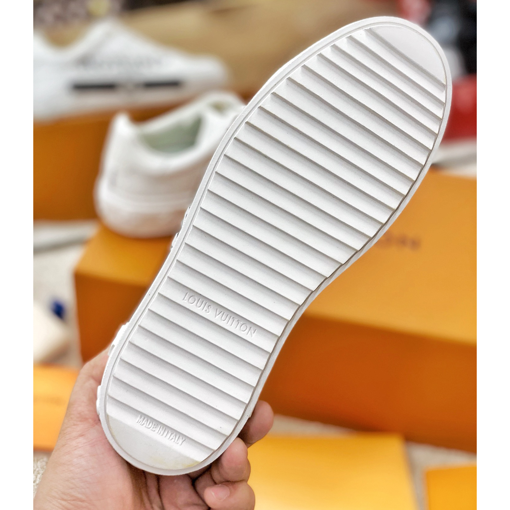 Louis Vuitton Logo Sneaker - EUR FASHION