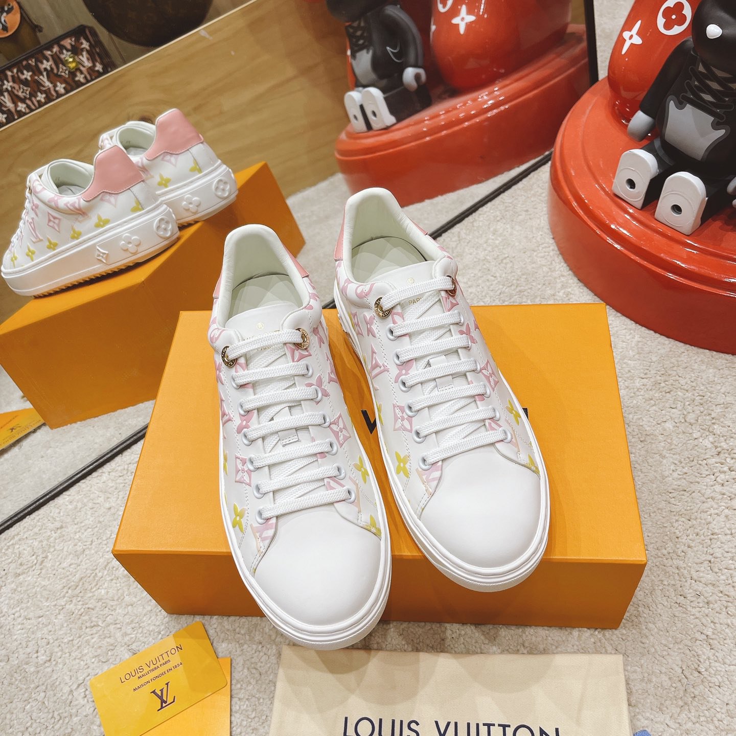 Louis Vuitton Monogram Sneaker - EUR FASHION