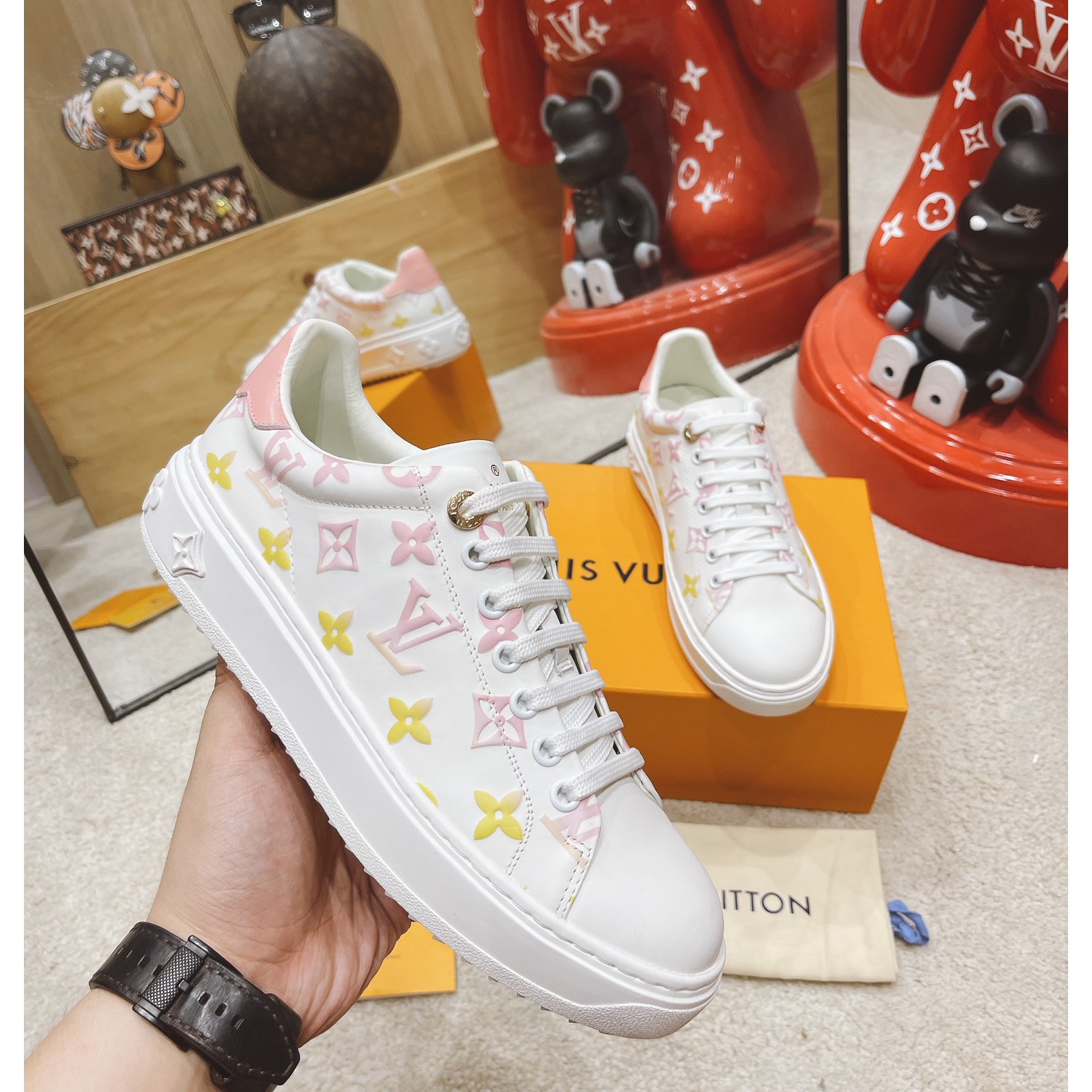 Louis Vuitton Monogram Sneaker - EUR FASHION