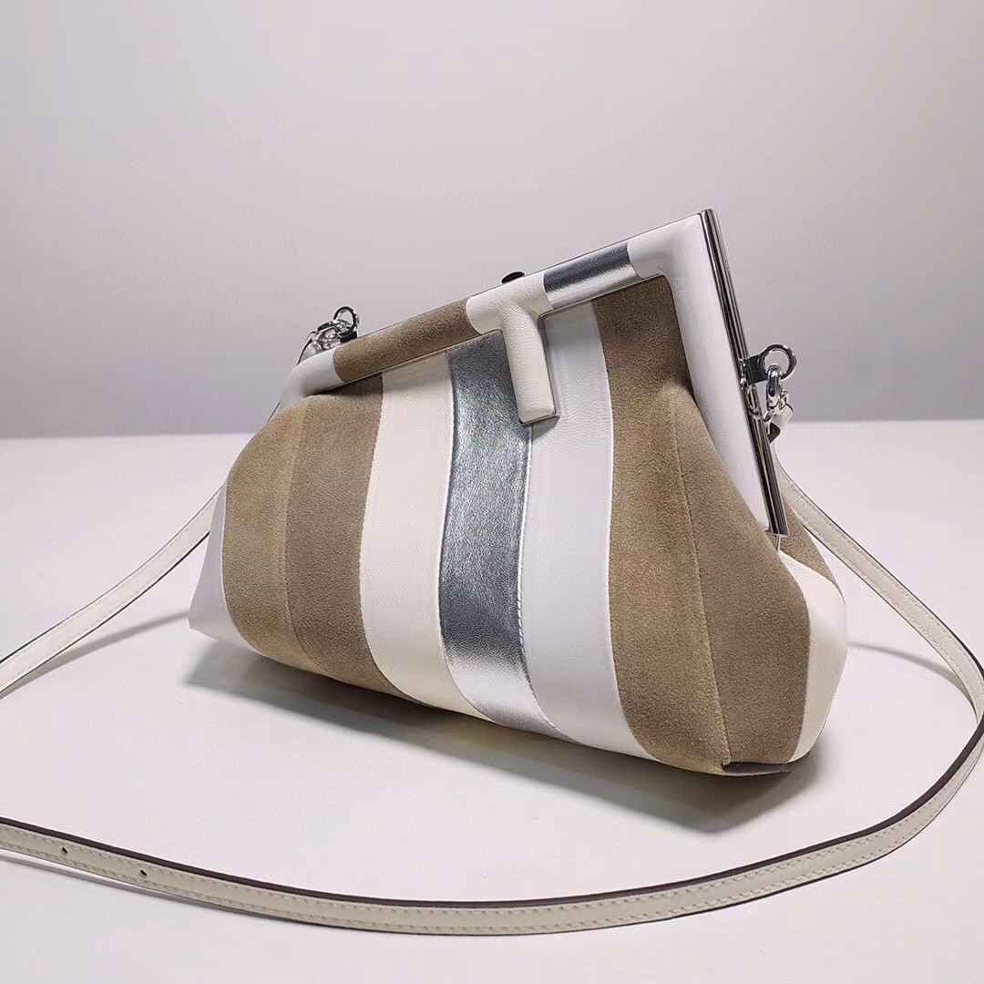 Fendi First Handbag（26-18-9.5cm） - EUR FASHION