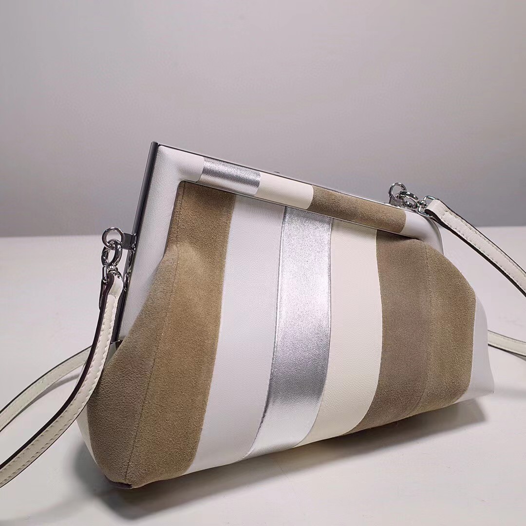 Fendi First Handbag（26-18-9.5cm） - EUR FASHION